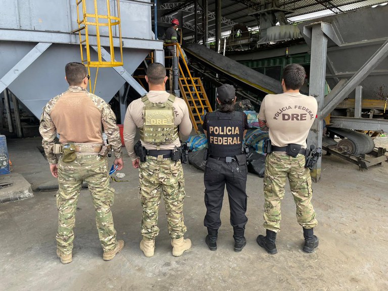 PF incinera mais de duas toneladas de cocaína e maconha no Amazonas
