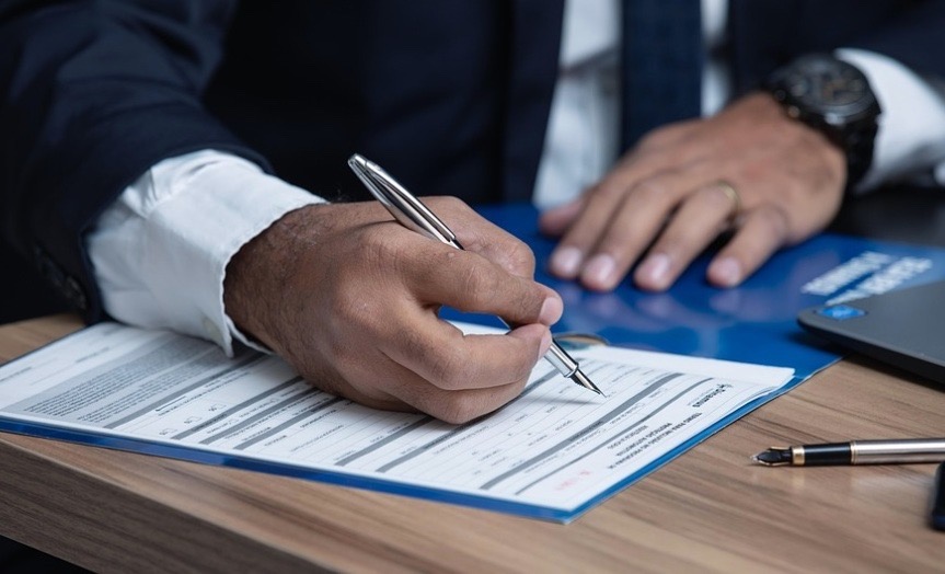 Advogado reverte decisão e assegura benefício integral de justiça gratuita após recurso no TJAM