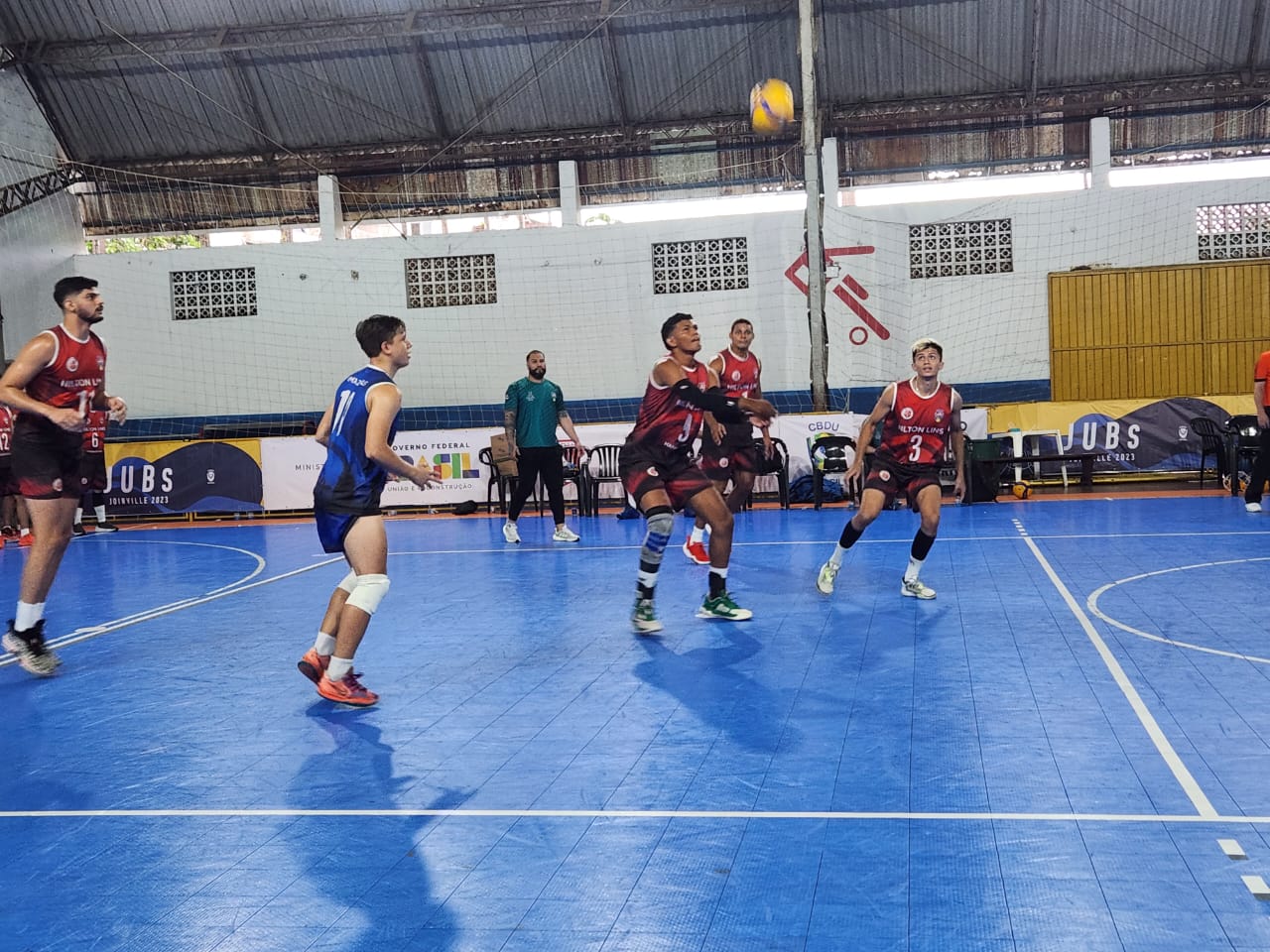 Equipes de vôlei e handebol do Amazonas estreiam com vitórias nos JUBs 2023