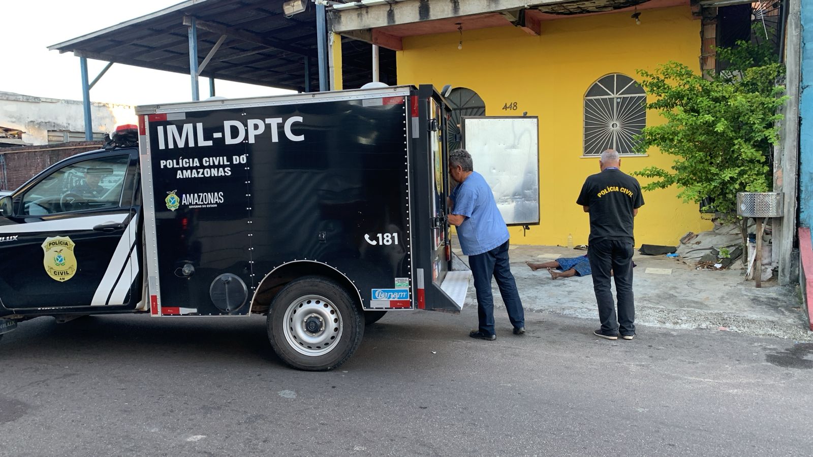 Homem é encontrado morto em calçada na Alvorada