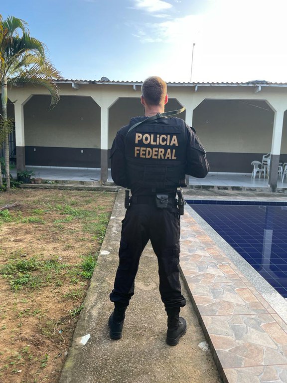 Operação da PF em Manaus mira grupo que lava dinheiro do tráfico de drogas interestadual