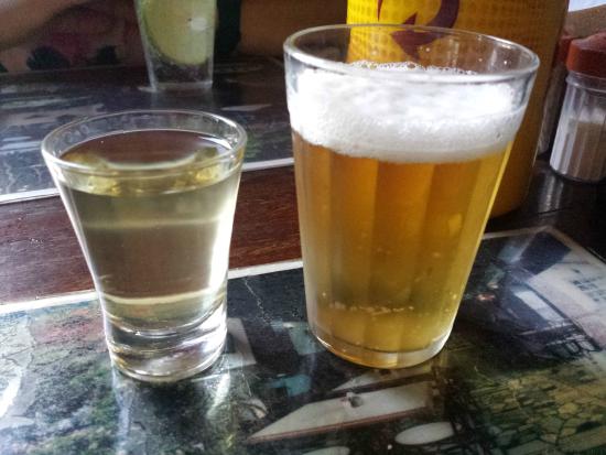 Jovem leva tiro no rosto após jogar cerveja em namorado durante festa