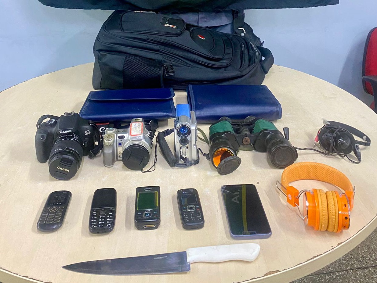 Mulheres são presas após assaltarem casa armadas com faca em Manaus