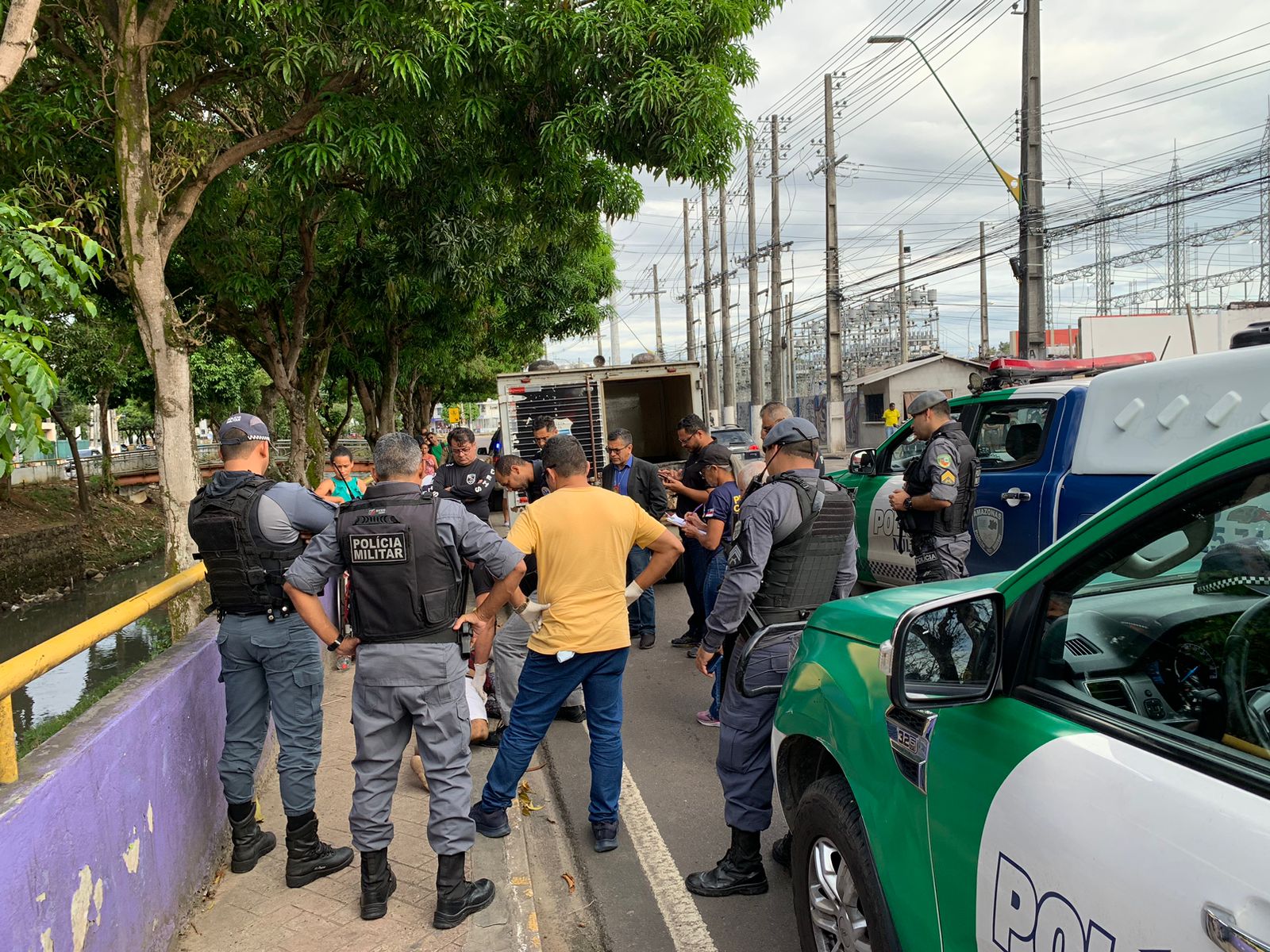 Homem é perseguido e executado a tiros em plena luz do dia na Avenida Brasil em Manaus