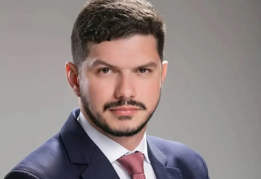 Família oferece R$ 10 mil para quem encontrar paraquedista desaparecido em Manaus