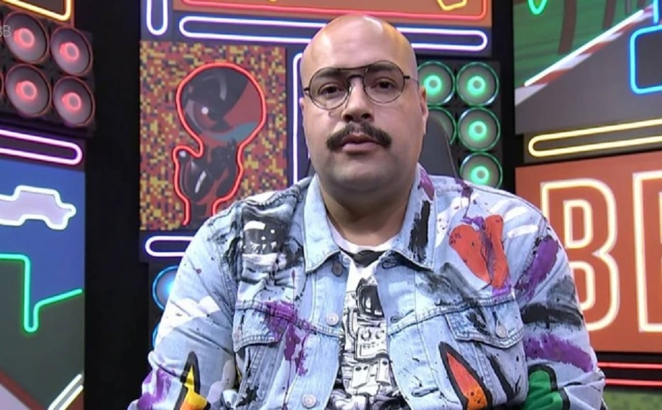 'Comecei a duvidar de mim', diz Tiago Abravanel sobre desistência do 'BBB 22'