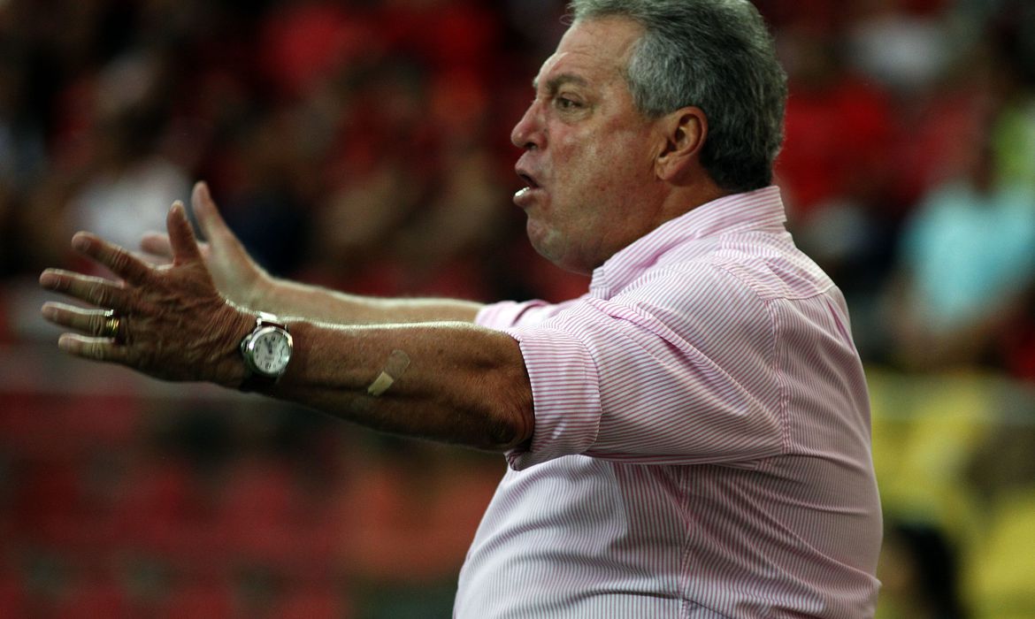 Fluminense anuncia Abel Braga como novo técnico em 2022