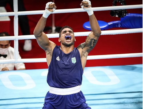 Boxe: Abner Teixeira comemora bronze nas Olimpíadas de Tóquio