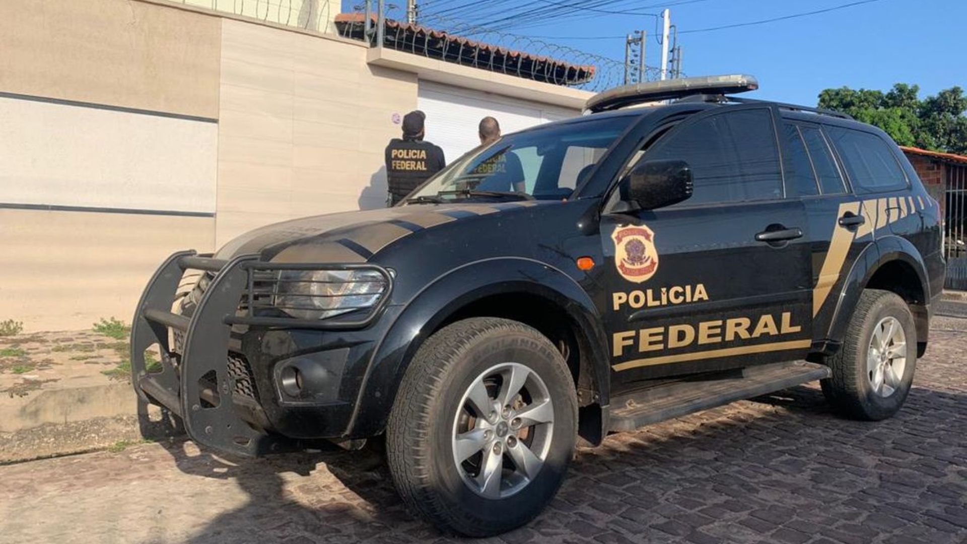 Líder de facção do Amazonas foragido é preso pela PF em condomínio de luxo no RJ