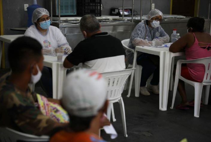 Mais de 80 moradores de rua são levados para abrigo temporário em Manaus