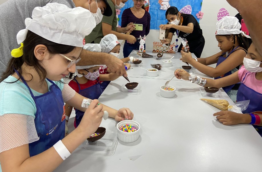 Ação de Páscoa em hospital de Manaus auxilia recuperação de crianças internadas