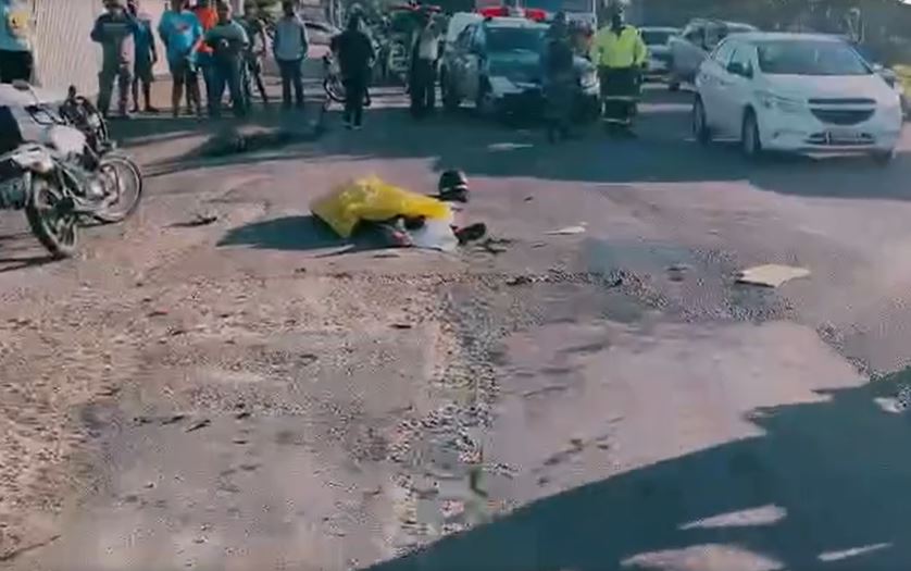 Cabo da PM morre ao ser atingido por caminhão em avenida de Manaus