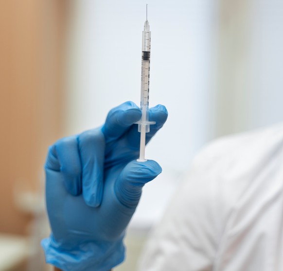 Prescrição de adrenalina para Benício não teve supervisão farmacêutica, revela CRF