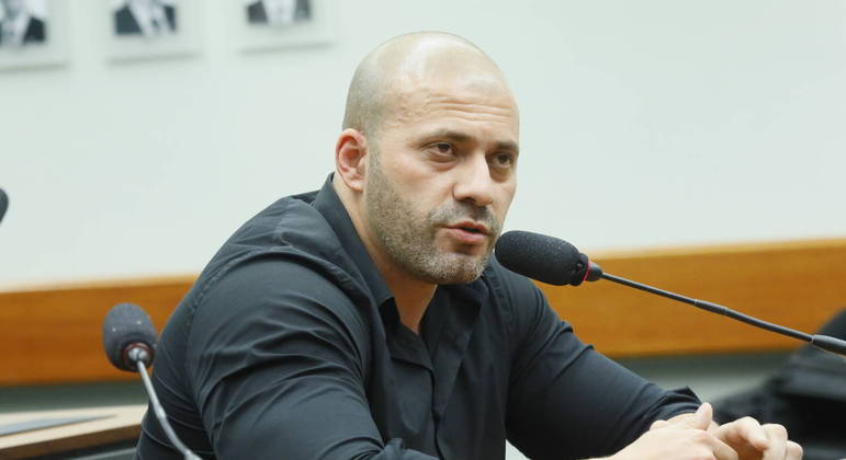 Conselho de Ética analisa processo de deputado Daniel Silveira nesta terça