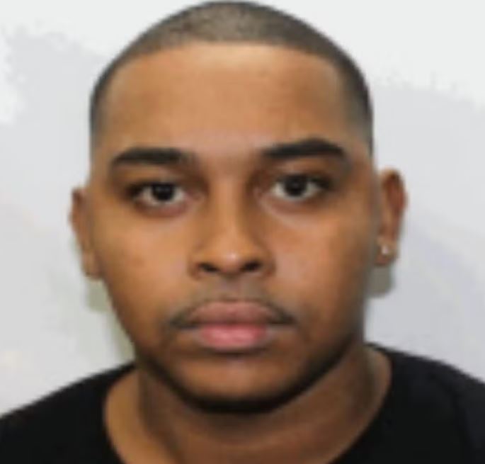 Polícia procura suspeito de participar da execução de médicos em quiosque no Rio de Janeiro