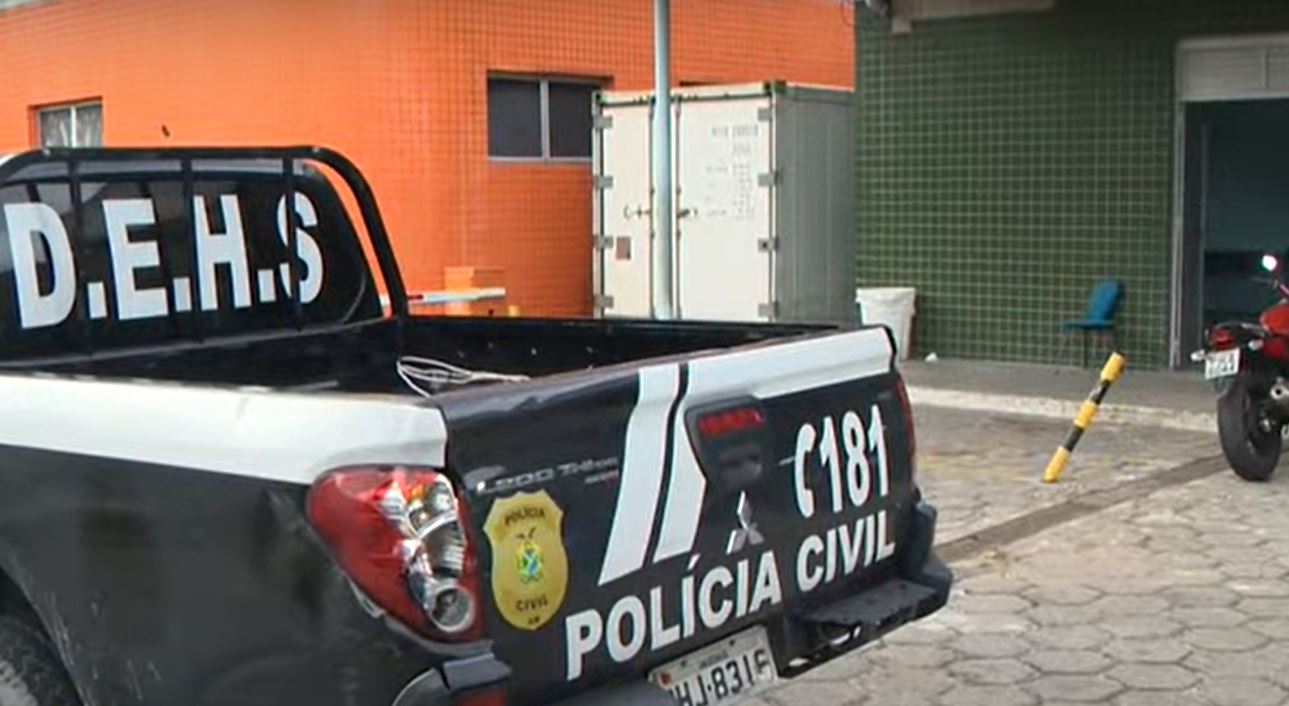 Suspeito de sequestrar adolescente grávida e atacar delegacias morre em tiroteio em Manaus