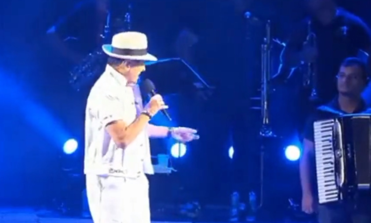 Alcymar Monteiro humilha banda em show e músicos se demitem: ‘Quem tem que aparecer sou eu’