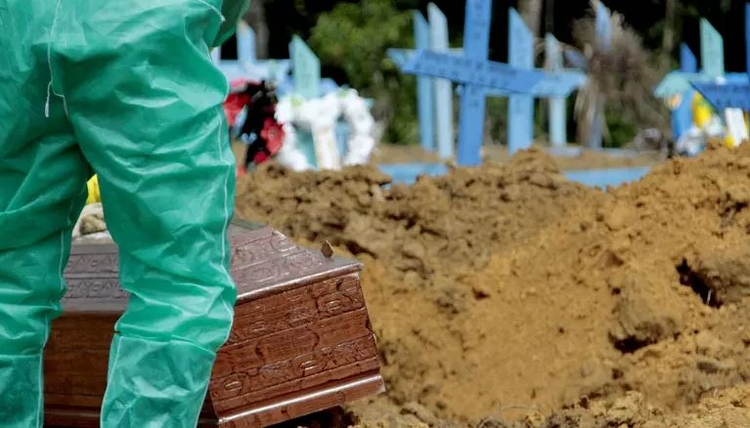 Manaus registra 35 sepultamentos neste domingo; 3 por covid-19