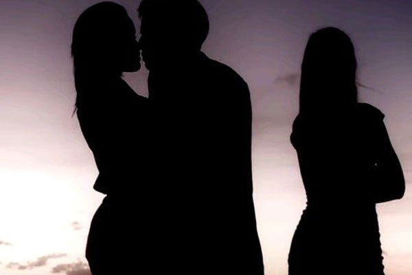 Falsa amante vai ter de indenizar mulher após fingir caso com marido dela