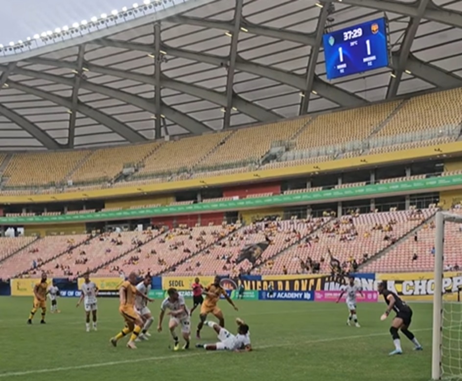 Amazonas FC e Manaus empatam em 2 a 2 na Arena da Amazônia