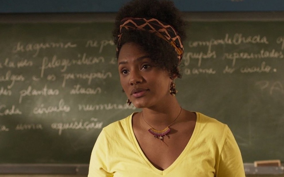 Atriz de Amor de Mãe faz crítica com possível indireta à autora da novela 