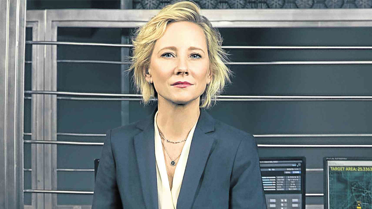 Atriz Anne Heche, de Chicago P.D, está em estado crítico após acidente de carro