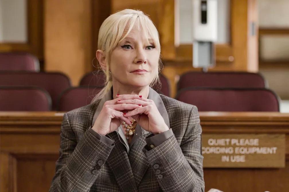 Atriz de Chicago P.D., Anne Heche sofre grave acidente de carro nos EUA