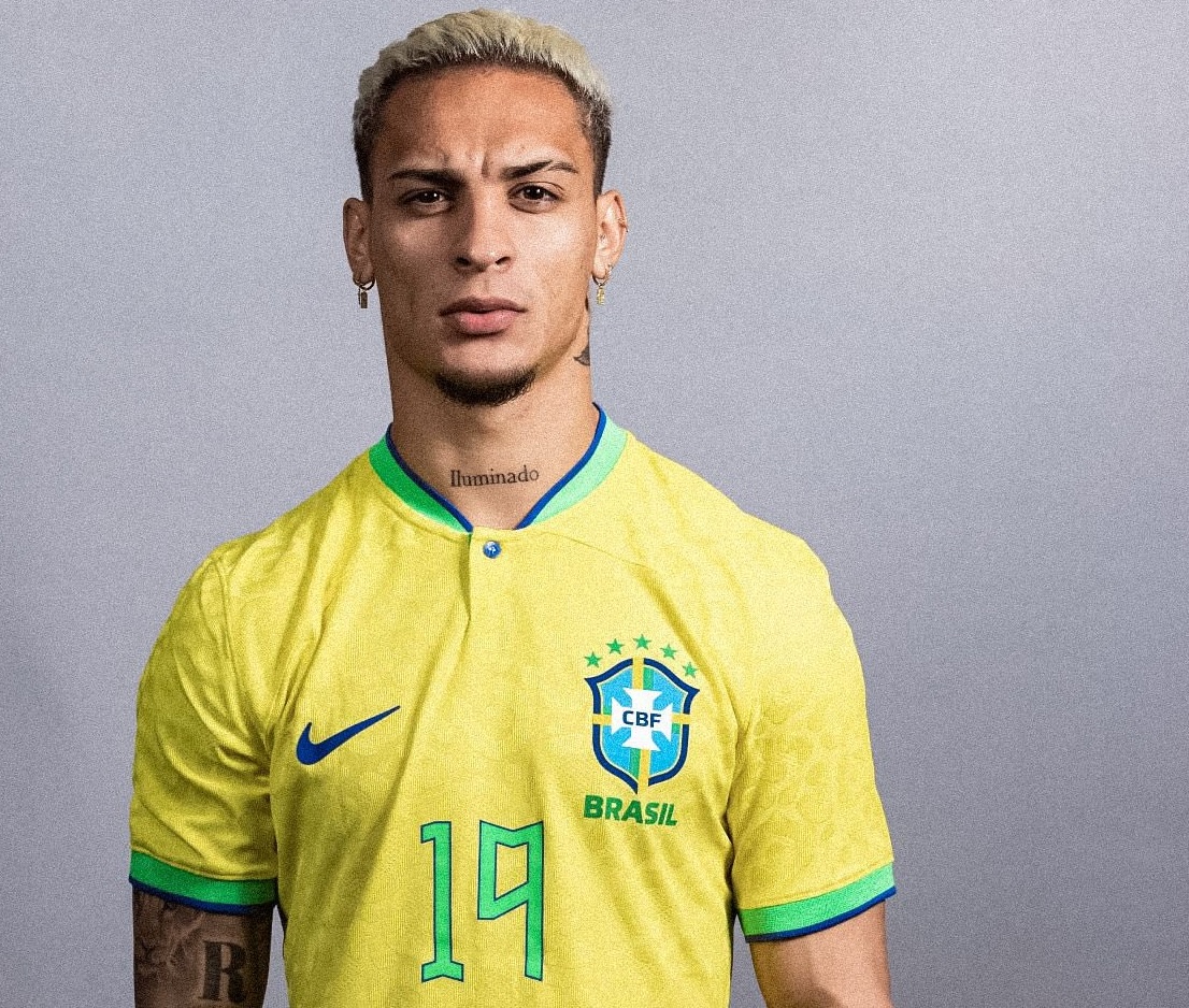 Antony é cortado da seleção após denúncia da ex-namorada; Diniz chama Jesus