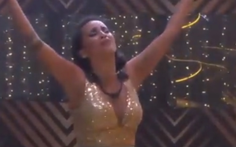 Domitila chora de saudade de Fred Nicácio; vídeo