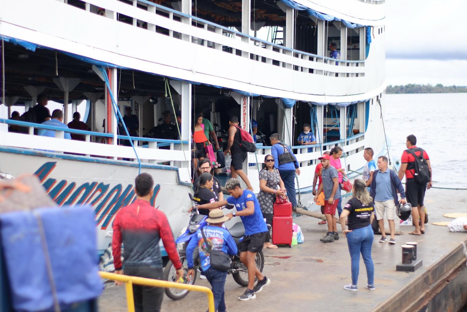 Embarcações devem ter “passe" para fazer viagens a Parintins durante festival