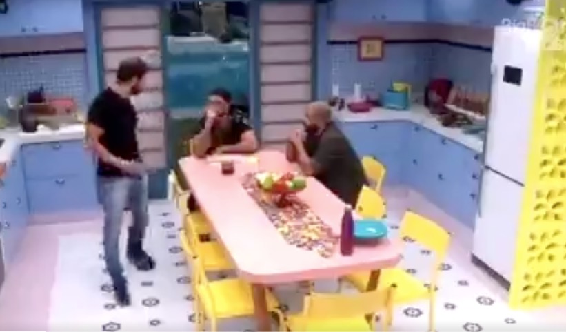BBB21: Arthur se irrita com deboche de Caio que dispara: ‘vai chorar?'