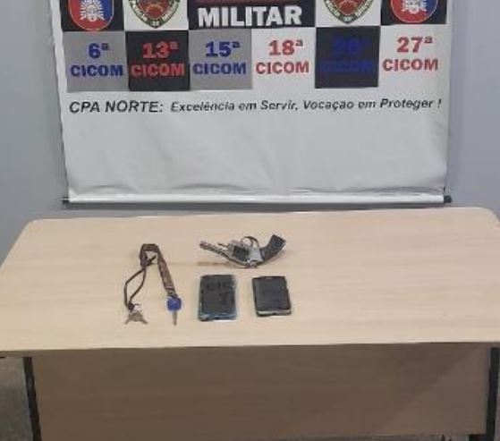 Após sofrer acidente, dupla é presa por assaltar motociclista de app no Novo Aleixo