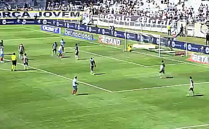 Atlético-MG vence com gol de Paulinho, e Bahia fica à beira do Z-4