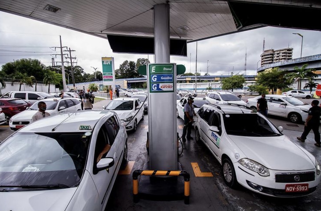 Ação 'Combustível a preço justo' terá gasolina a R$ 3,50 para taxistas nesta sexta em Manaus