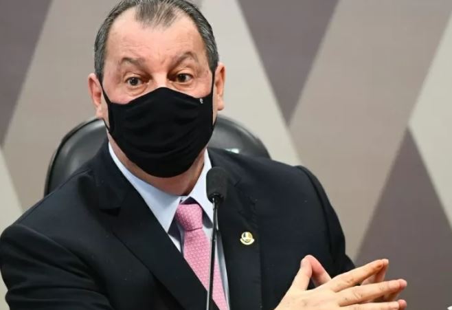 Omar Aziz define regras para acesso a documentos sigilosos da CPI da Covid