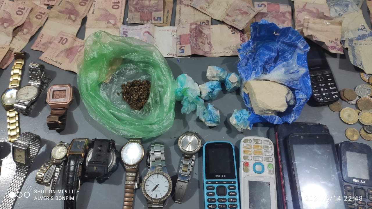 Mãe e filha tentam esconder drogas no vaso sanitário e se dão mal no Amazonas