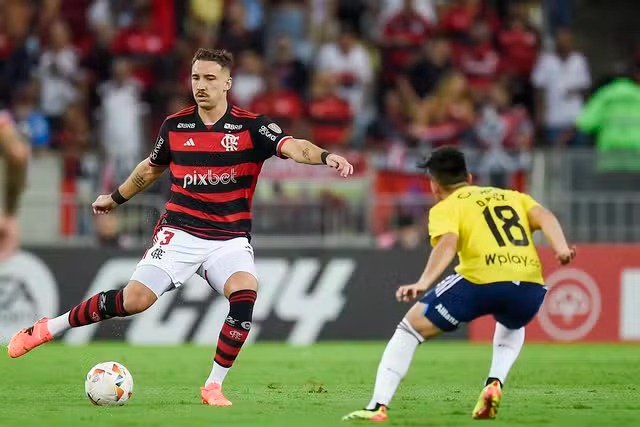 Léo Ortiz diz que Flamengo precisa ser mais regular na Libertadores