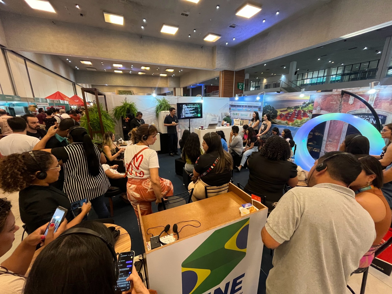 Manaus promove palestras interativas na 38ª Feira de Livros