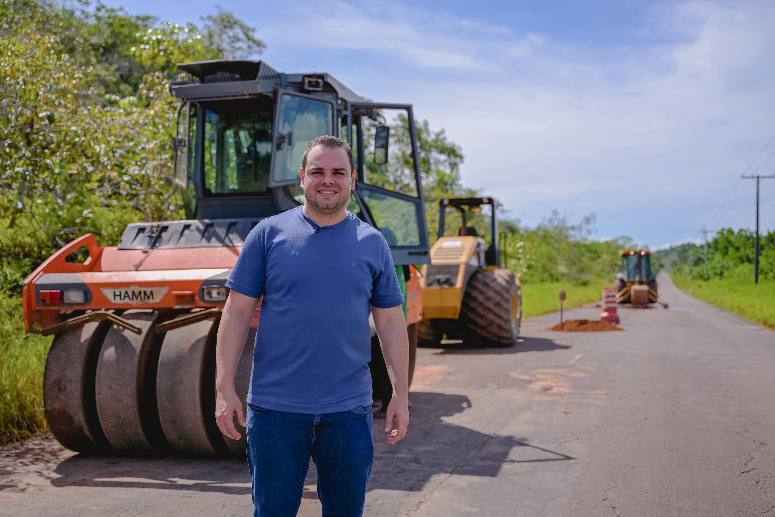 Presidente da Aleam acompanha recuperação da AM-240 em Presidente Figueiredo