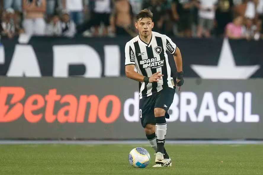 Romero se pronuncia após ser afastado por Botafogo