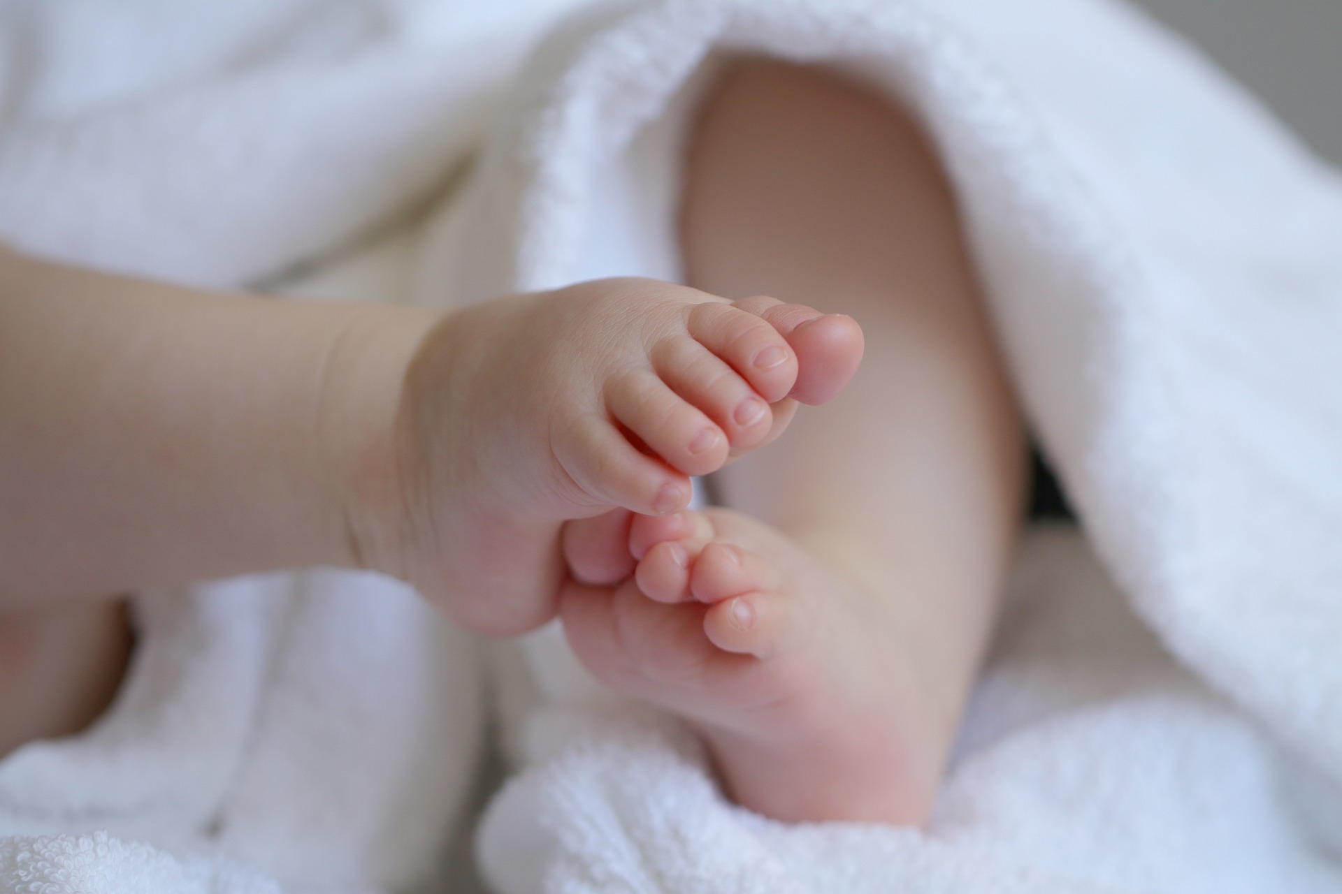 Bebê com condição rara nasce com dois pênis e sem ânus