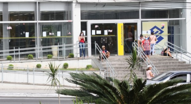 Mais de 1,6 mil agências e 5 mil caixas eletrônicos foram fechados em 2020