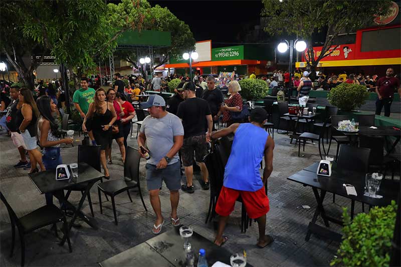 Governador libera funcionamento de comércios na Praça do Eldorado