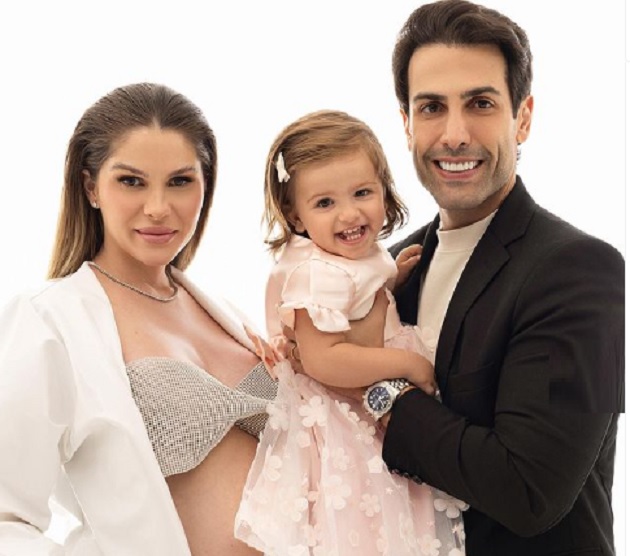 Bárbara Evans choca seguidores com quantidade de babás para seus filhos