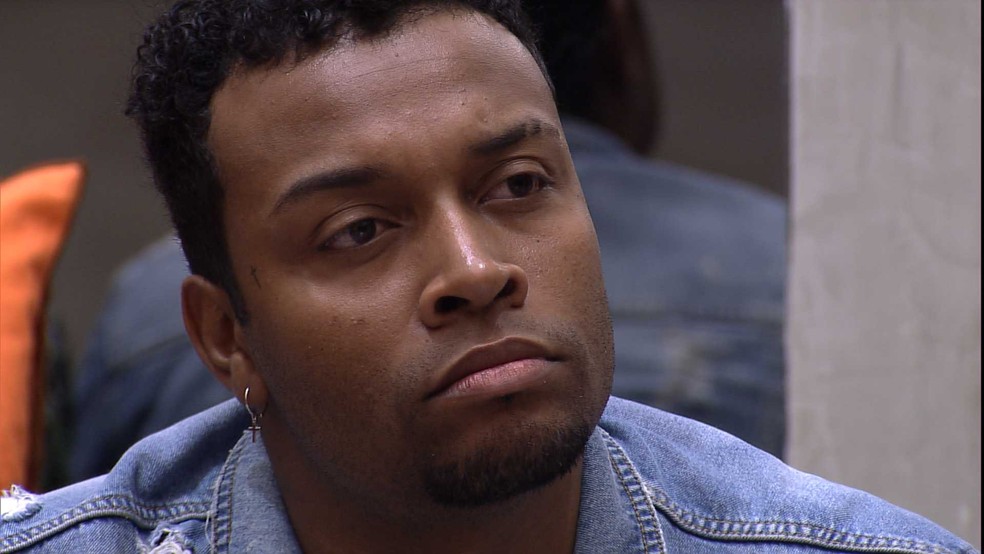 Famosos comemoram eliminação de Nego Di com recorde de rejeição