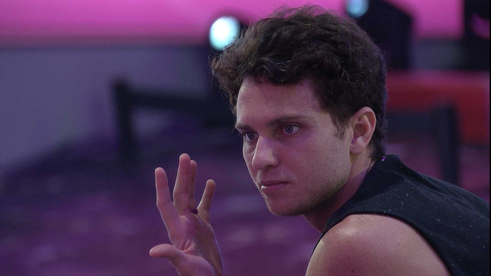 Lucas desabafa com Arthur: 'Espero não me decepcionar com você'