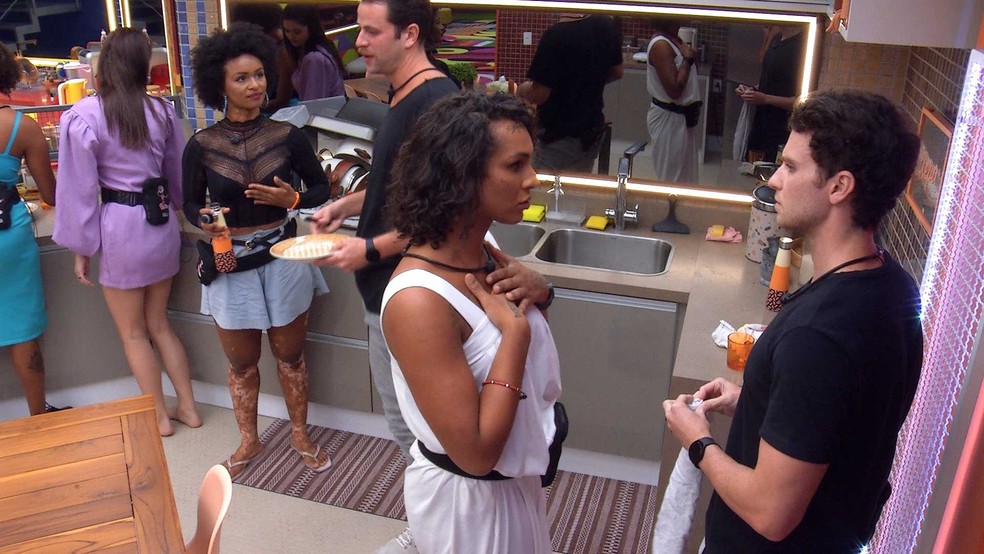 Lucas se defende após acusações de Eli: 'Foi mentira o que ele falou'