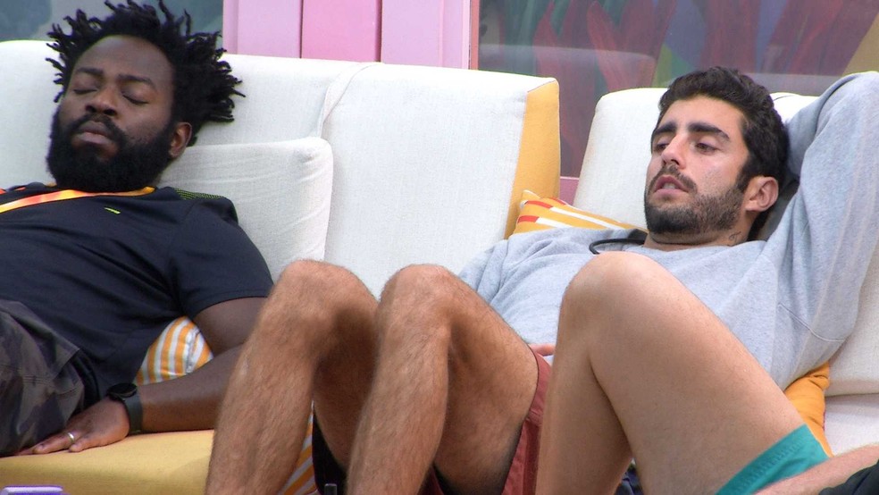 Brothers comentam afastamento de comadres após retorno de Arthur no BBB22