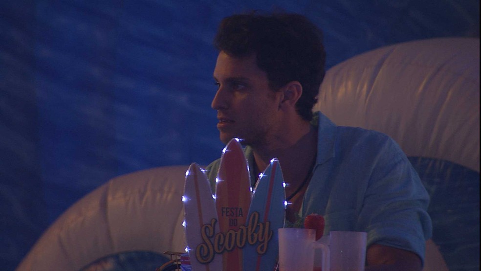 Arthur confronta Lucas sobre voto em Tiago Abravanel