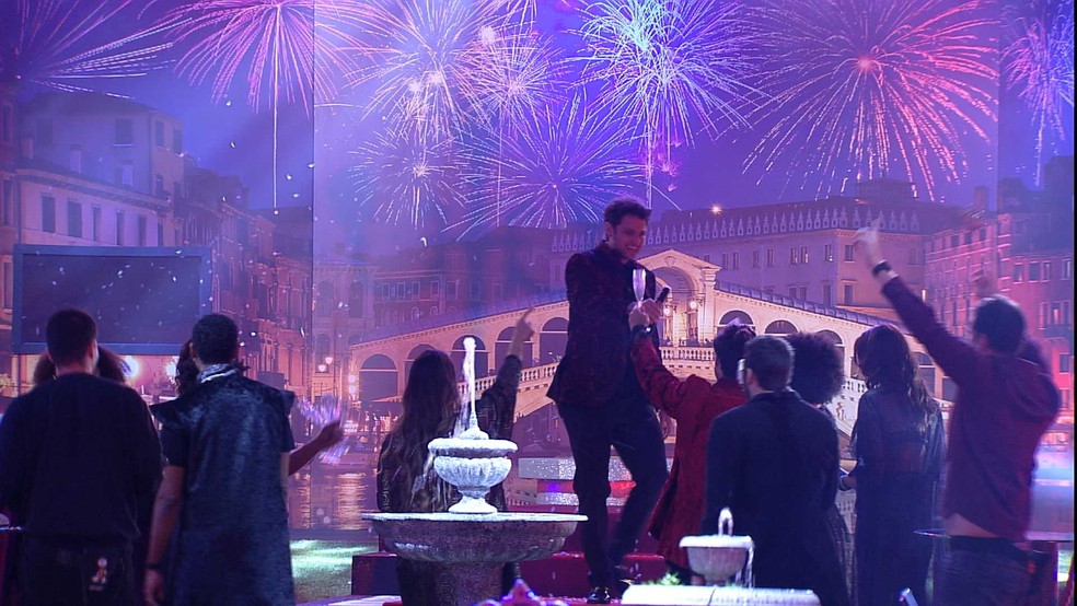 BBB22: Lucas comemora 2ª liderança com 'Baile de máscaras'